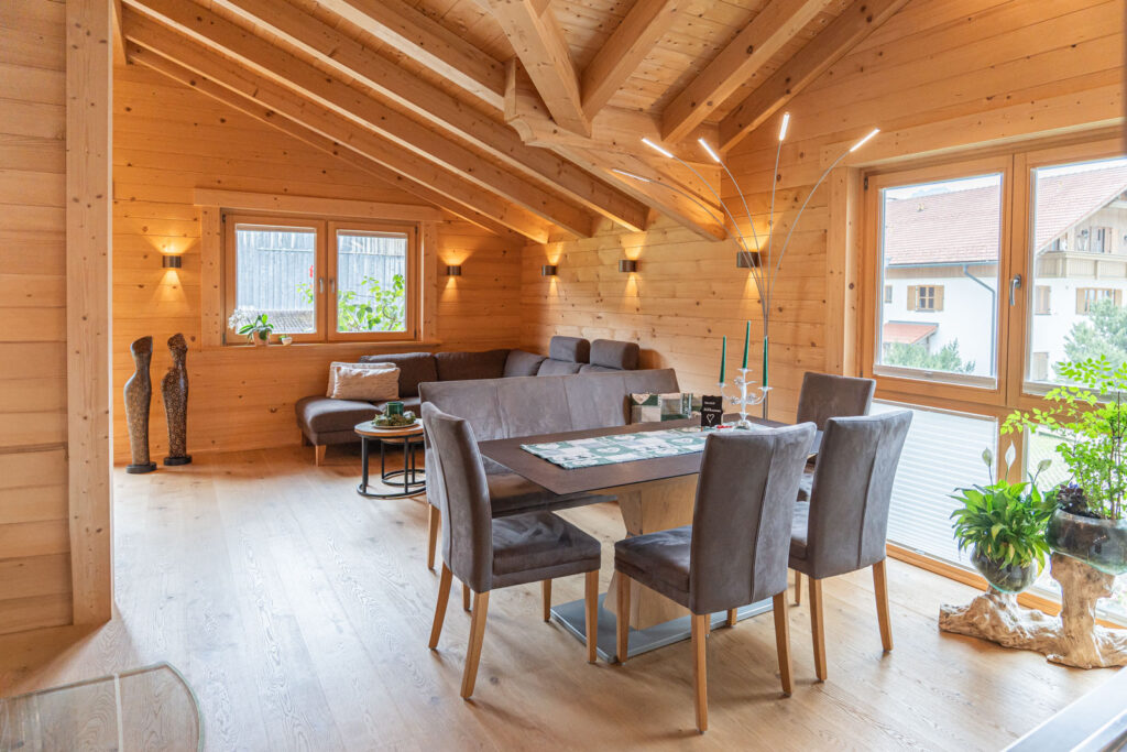Wohnbereich der Ferienwohnung Blockhaus Grünes Herz