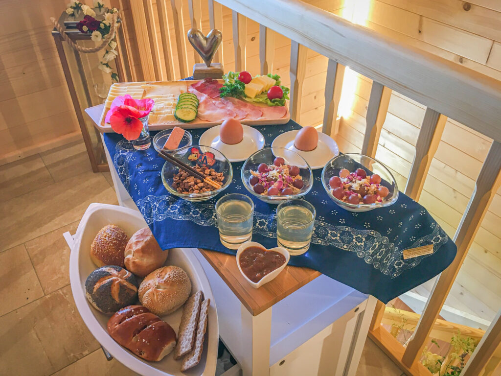 Frühstück für Gäste im Blockhaus Grünes Herz